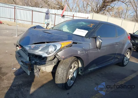 2015 Hyundai Veloster z USA, uszkodzony, nr VIN KMHTC6AD0FU243636